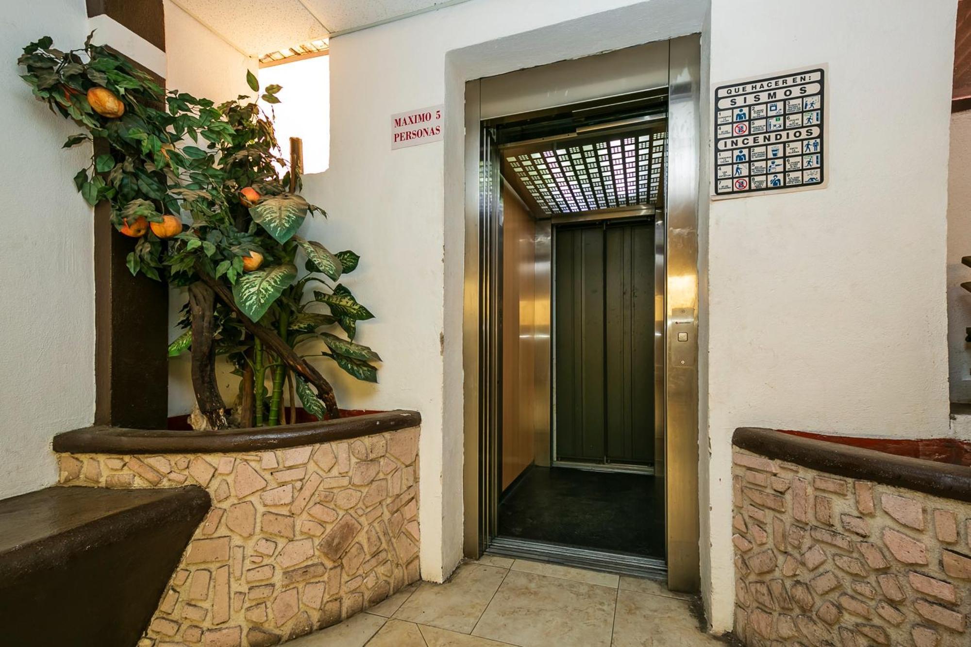 Capital O Hotel Victoria Morelia Exterior photo